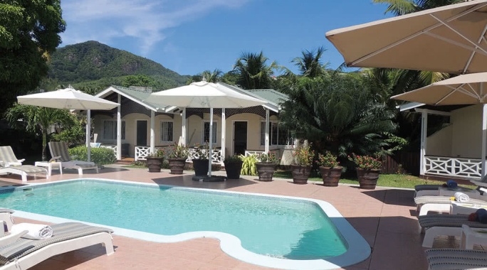 Hôtel La Roussette Seychelles 3*, Séjour Seychelles, Mahé par Ôvoyages Hôtel La Roussette Seychelles 3*, Séjour Seychelles, Mahé par Ôvoyages