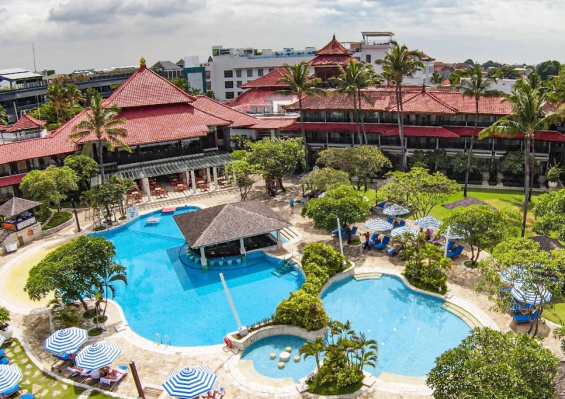 Hôtel Holiday Inn Resort Baruna 4* Hôtel Holiday Inn Resort Baruna 4*