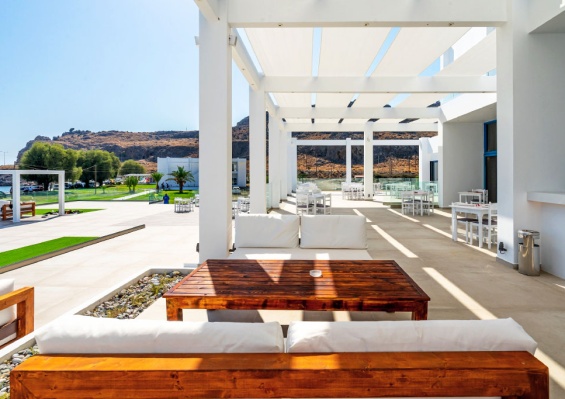 Hôtel Kamari Plus 4* by Ôvoyages Hôtel Kamari Plus 4* by Ôvoyages