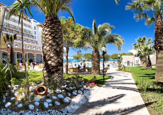 Hôtel Batihan Beach Resort & Spa 4* Hôtel Batihan Beach Resort & Spa 4*