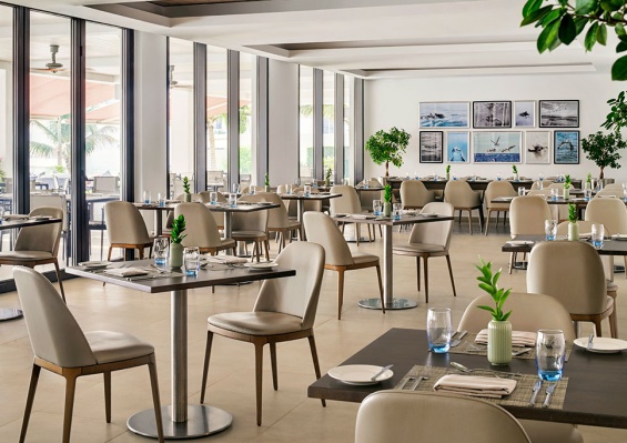 Hôtel Crowne Plaza Muscat by IHG 4* Hôtel Crowne Plaza Muscat by IHG 4*