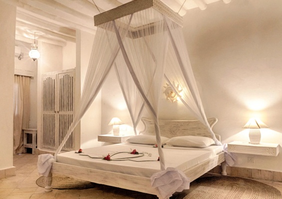 Combiné Circuit Amboseli, Tsavo Ouest & Est en 5 nuits + Ôclub Experience Sun Palm Beach Hotel & Resort 4* Combiné Circuit Amboseli, Tsavo Ouest & Est en 5 nuits + Ôclub Experience Sun Palm Beach Hotel & Resort 4*