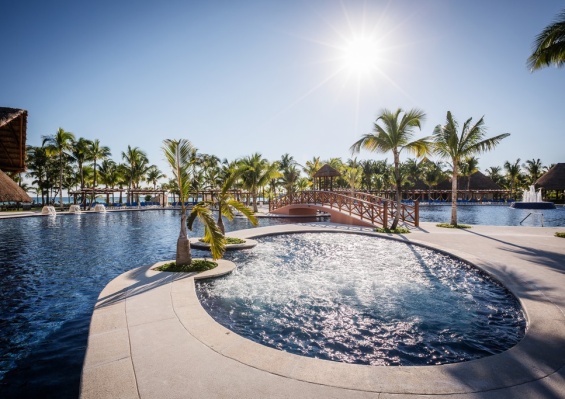 Hôtel Barceló Maya Grand Resort 5* by Ôvoyages Hôtel Barceló Maya Grand Resort 5* by Ôvoyages