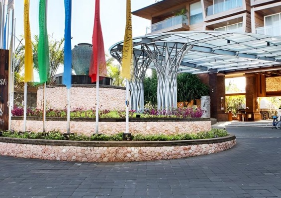 Hôtel Jimbaran Bay Beach Resort & Spa 4* Hôtel Jimbaran Bay Beach Resort & Spa 4*