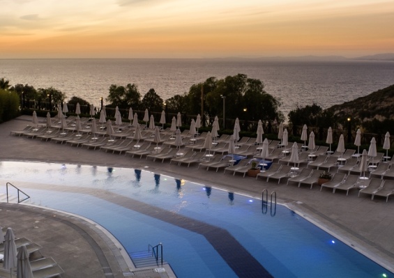 Hôtel & Suites Ramada by Wyndham Kusadasi 4* Hôtel & Suites Ramada by Wyndham Kusadasi 4*
