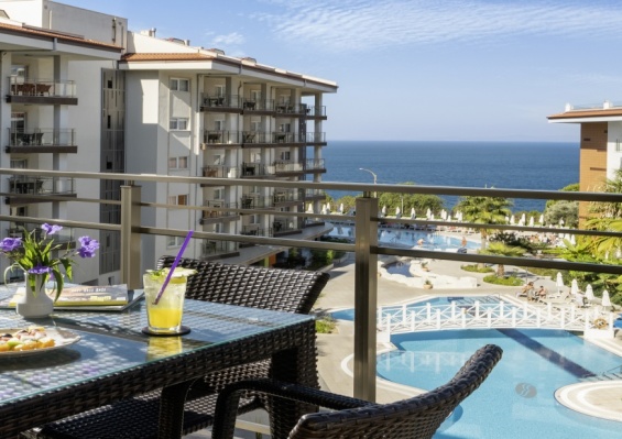 Hôtel & Suites Ramada by Wyndham Kusadasi 4* Hôtel & Suites Ramada by Wyndham Kusadasi 4*