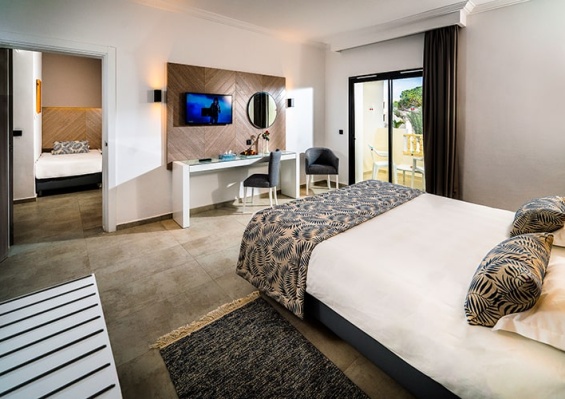 Hôtel Delfino Beach 4* Hôtel Delfino Beach 4*